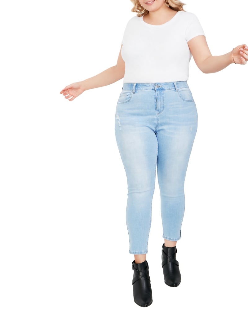 Plus size model wearing  by Aveology | Dia&Co | dia_product_style_image_id:185322